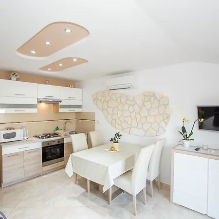 Apartmens Meri - 5 Apartment Lopar