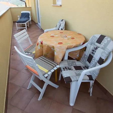 Apartmens Meri - 5 Lopar