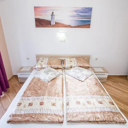 Apartment Apartmens Meri - 5 Lopar